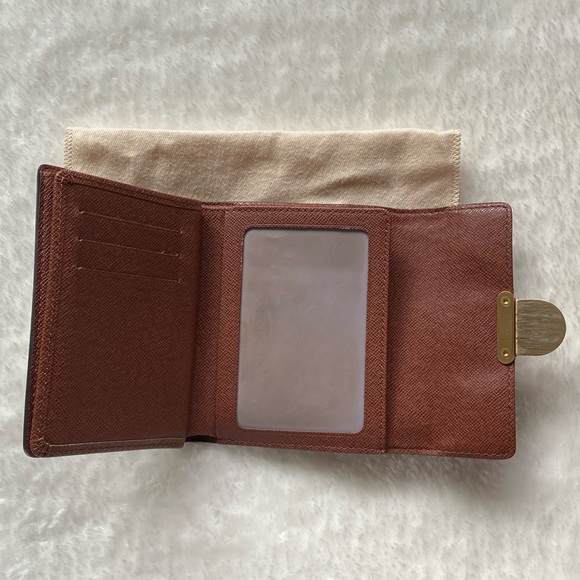 Authentic Louis Vuitton medium compact wallet - Picture 6 of 8